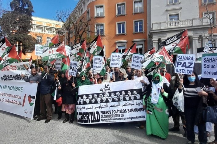 O movimento solidário espanhol com o povo saarauí assinalou, em Madrid, o primeiro aniversário da «traição de Sánchez»