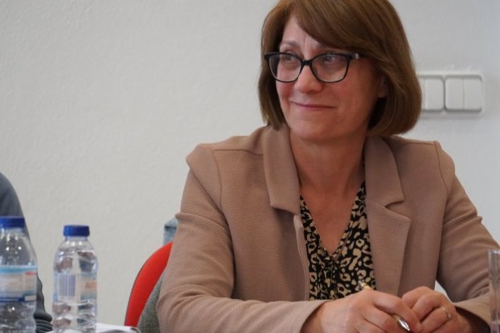 Sotiroula Charalambous, eleita em Dezembro de 2021, é a primeira mulher a assumir o cargo de secretária-geral na Federação Pancipriota do Trabalho (PEO). Charalambous foi ministra do Trabalho e da Segurança Social entre 2008 e 2013, num governo do Partido Progressista do Povo Trabalhador (AKEL)