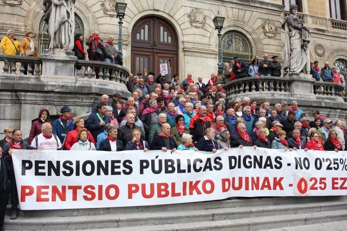 Há mais de cinco anos que o movimento de pensionistas basco se mobiliza por um sistema público de pensões, contra os cortes e a precariedade laboral, em defesa de melhores condições de vida 