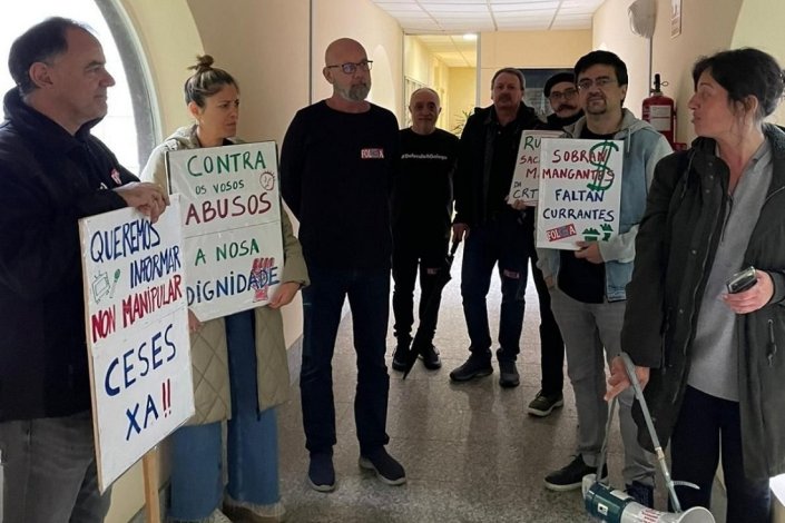 Trabalhadores da CRTVG em greve, a 12 de Maio de 2023