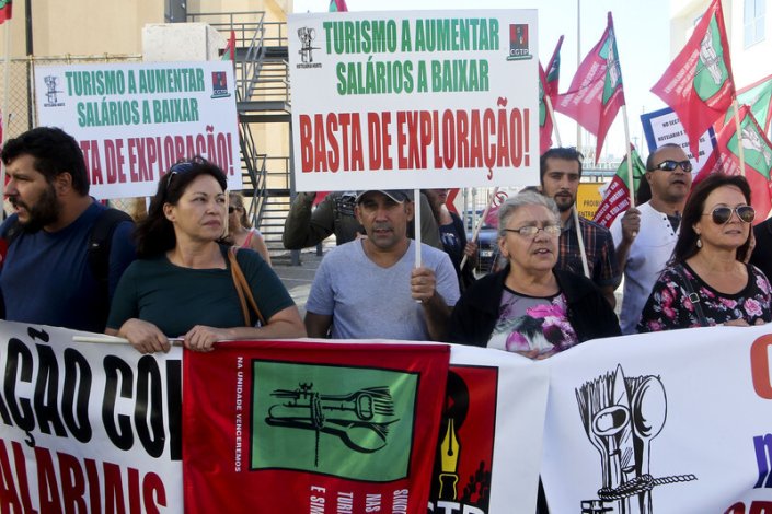 Os trabalhadores do sector da hotelaria têm protestado por aumentos salariais e contra a precariedade