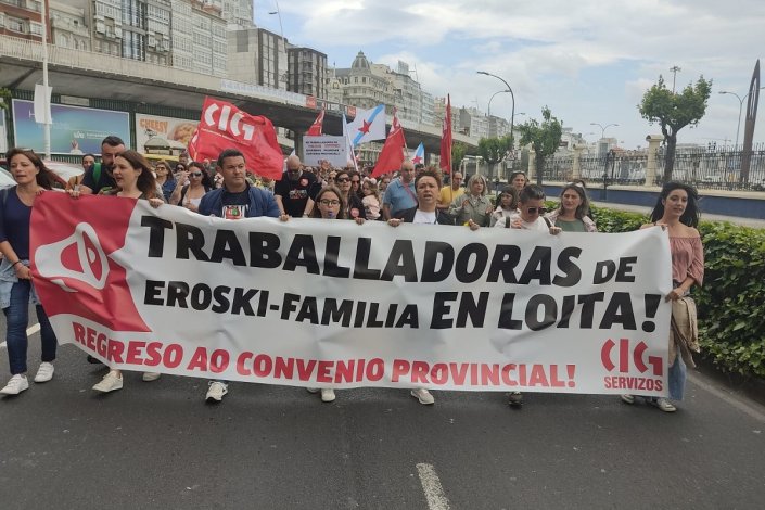 Manifestação dos trabalhadores dos supermercados Eroski-Familia, na Corunha, a 21 de Maio de 2023