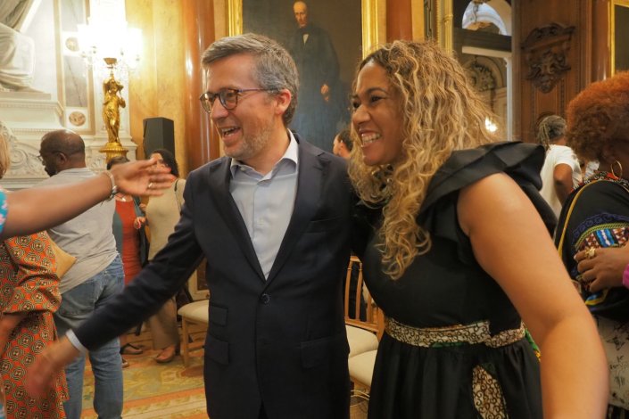 Carlos Moedas (PSD), presidente da Câmara Municipal de Lisboa, com Madalena Natividade (CDS-PP), presidente da Junta de Freguesia de Arroios, ambos eleitos pela coligação Novos Tempos (PSD/CDS-PP/PPM/MPT/A).