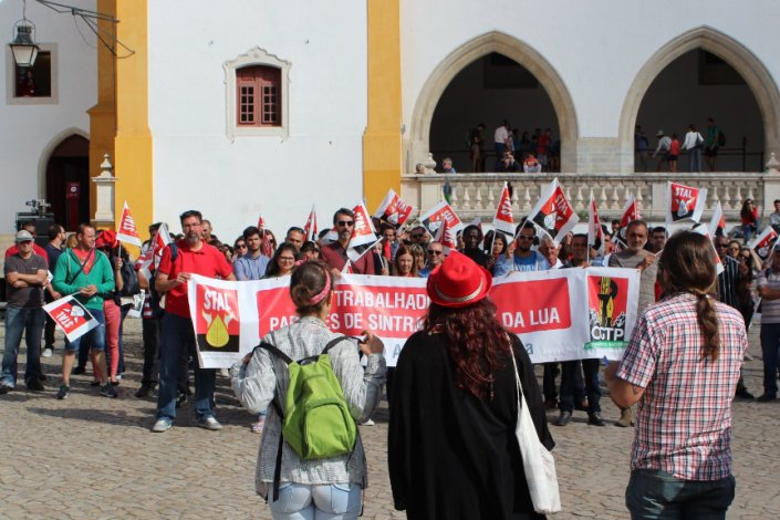 Concentração dos trabalhadores da Parques de Sintra - Monte da Lua, durante o greve de 6 a 9 de Abril.