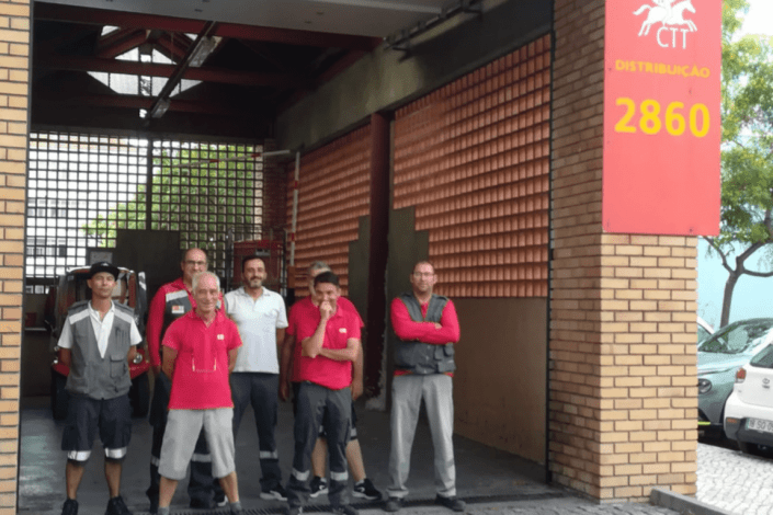Apenas 7 carteiros exercem as suas funções no Centro de Distribuição Postal da Moita, servindo uma área com cerca de 40 mil habitantes