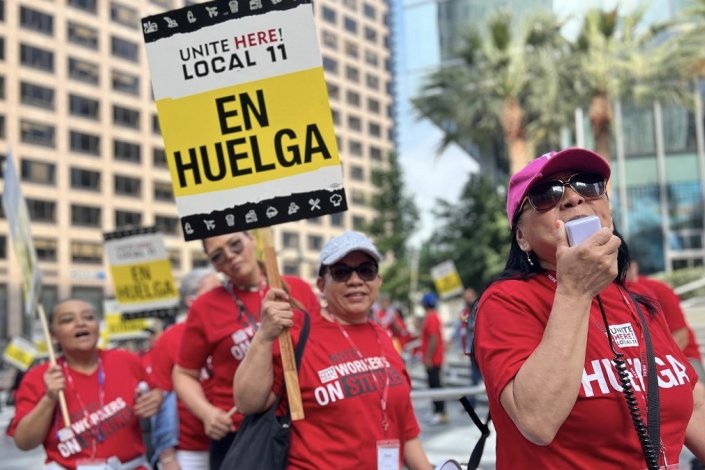Milhares de trabalhadores estão em greve na região de Los Angeles e Sul da Califórnia