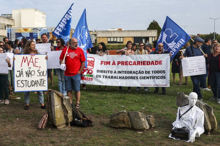 Mais de 100 investigadores protestaram contra o governo PS e a política de precariedade na ciência, durante a sessão de abertura do Encontro Ciência 2023. Aveiro, 5 de Julho de 2023
