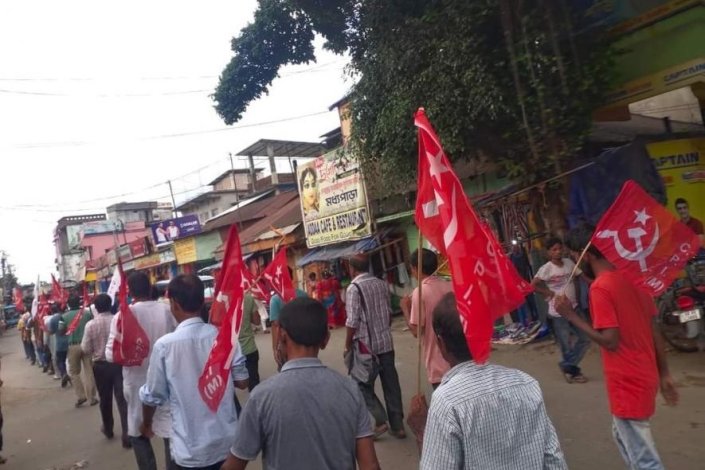 Activistas do PCI(M) em campanha no estado de Bengala Ocidental, no Nordeste da Índia