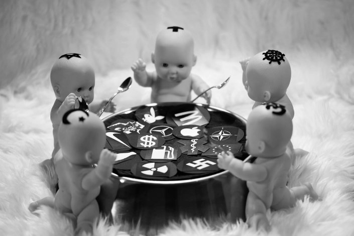 Obra de Sérgio Teixeira, «Os Escolhidos», fotografia, 2018. XXIII Bienal de Artes Plásticas da Festa do «Avante!», na Quinta da Atalaia, Seixal. Decorre a 1, 2 e 3 de setembro