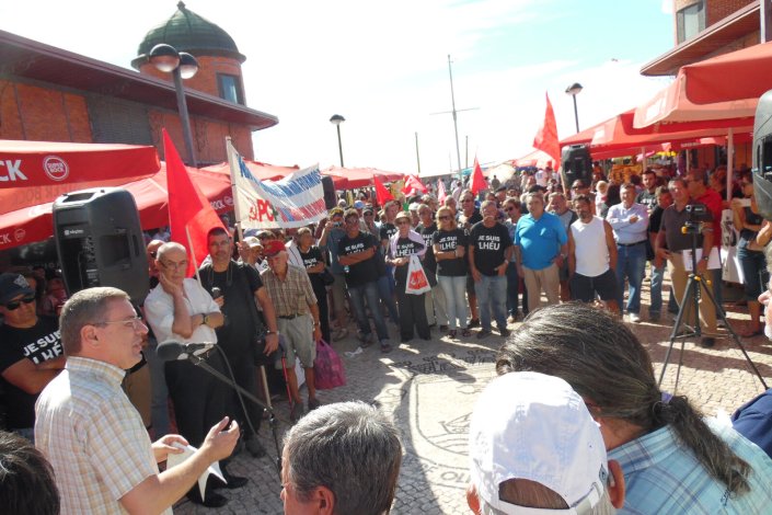 Paulo Sá, deputado do PCP eleito pelo círculo de Faro, esteve presente em Olhão