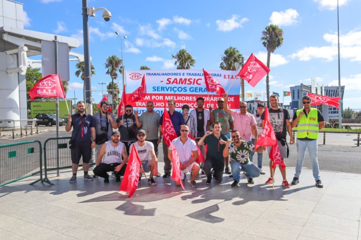 Trabalhadores da SAMSIC no Aeroporto de Lisboa em greve