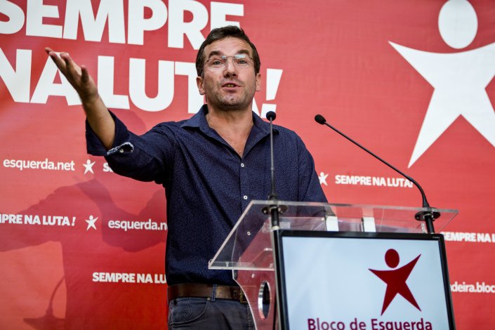 Paulino Ascensão discursa durante uma iniciativa de campanha eleitoral do BE no Funchal. 20 de Setembro de 2015
