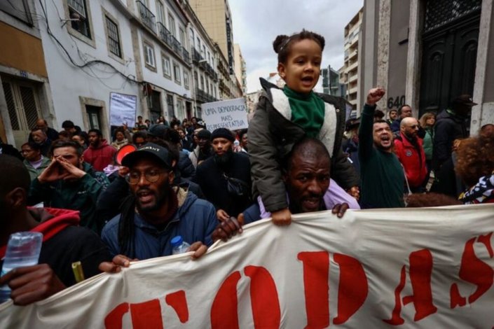 Manifestação do movimento Vida Justa contra o aumento do custo de vida e a falta de habitação a preços decentes em Portugal, país onde os ricos estão cada vez mais ricos e sofrem os que menos têm e menos podem. Lisboa, 25 de Fevereiro de 2023