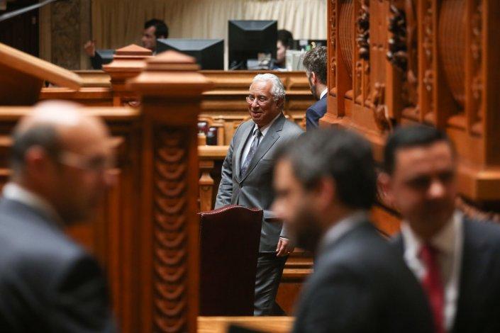 O primeiro-ministro, António Costa, à chegada para o debate quinzenal, na Assembleia da República em Lisboa. 5 de Abril de 2018