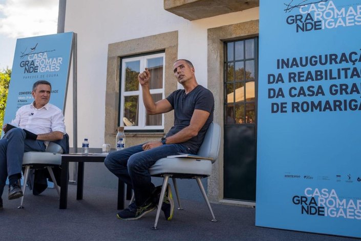 O humorista Ricardo Araújo Pereira participou na sessão de inauguração da Casa Grande de Romarigães, em Paredes de Coura, a 29 de Julho de 2023. O espaço, onde viver. no século XX, o presidente Bernardino Machado e o escritor Aquilino Ribeiro, é cenário de um dos mais importantes romances da literatura portuguesa, de Aquilino, sendo hoje, após vários anos ao abandono, um centro de literatura e cultura.