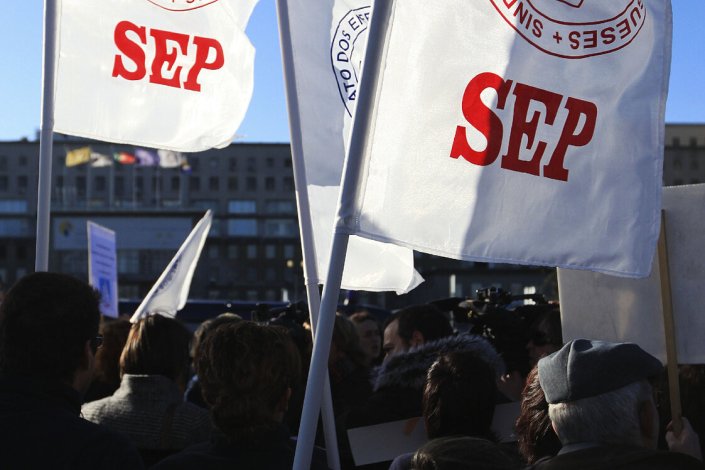 Concentração de enfermeiros junto ao Hospital Santa Maria, em Lisboa