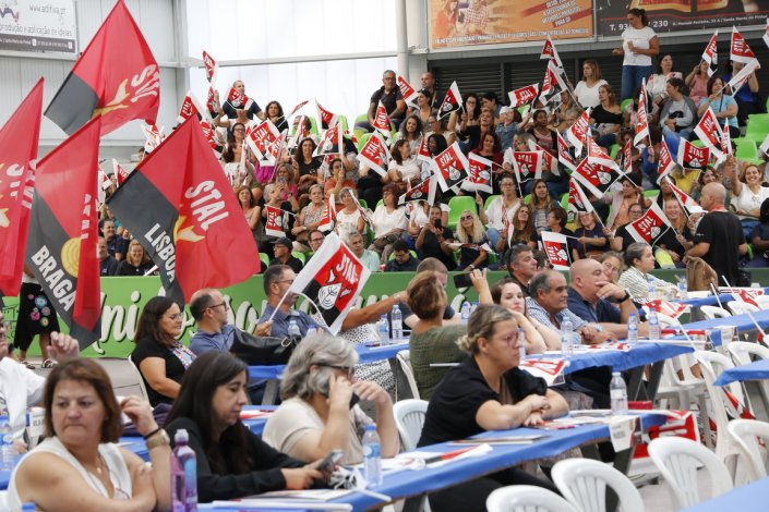 Mais de 500 sindicalistas participaram, a 20 de Setembro de 2023, na IV Conferência Sindical do STAL, realizada em Corroios, Seixal. Estiveram presentes representantes das 22 direcções regionais do Sindicato Nacional dos Trabalhadores da Administração Local (STAL/CGTP): os 18 distritos de Portugal continental e Angra do Heroísmo, Ponta Delgada, Horta e Madeira.
