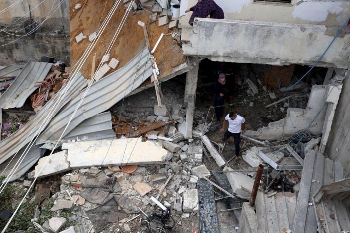 Destruição no acampamento de refugiados de Nour Shams, em Tulkarem, após a operação das forças israelitas, esta madrugada