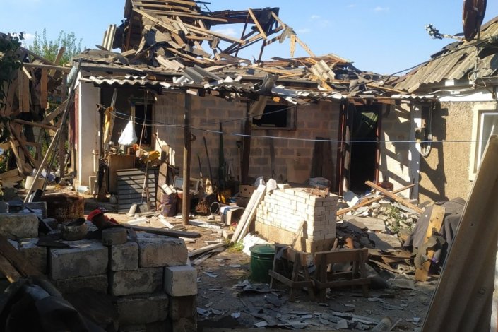 Destruição provocada pela artilharia ucraniana em Kremennaya, região de Lugansk, a 29 de Setembro de 2023; pelo menos quatro civis ficaram feridos 