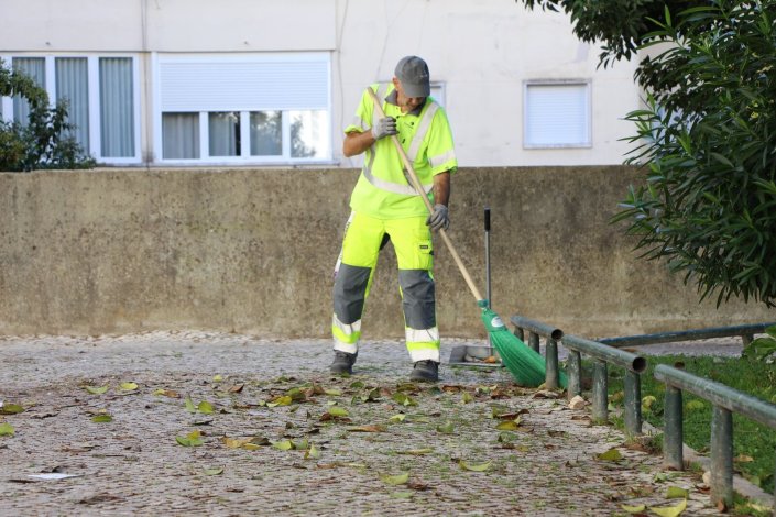 Os trabalhadores cantoneiros da Junta de Freguesia de Alvalade, em Lisboa, conquistaram o direito a um dia de descanso depois de trabalho em dias feriados.