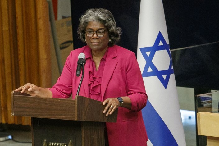 Linda Thomas-Greenfield, Embaixadora dos Estados Unidos nas Nações Unidas, participa numa sessão com o homólogo israelita. 