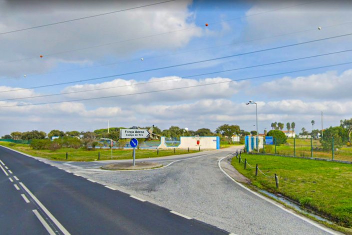 Entrada para o Campo de Tiro, em Samora Correia, concelho de Benavente. O polígono de tiro da Força Aérea, habitualmente designado por Campo de Tiro de Alcochete, situa-se nas freguesias de Samora Correia e Canha (Montijo)