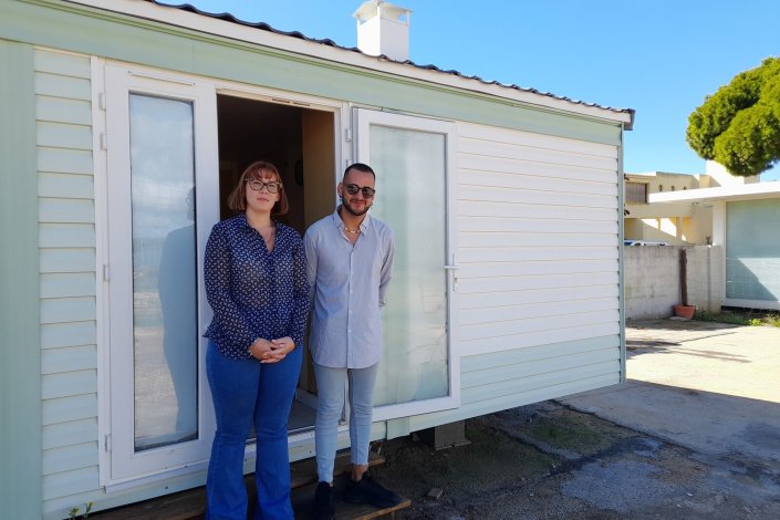 Francisco Cruz, empregado de mesa no Hotel Pinhal de Sol, em Quarteira, ignorou as ameças da empresa e regressou ao trabalho. Unidade hoteleira teve de ceder e permitir que o funcionário acedesse ao alojamento como está definido no contrato. 