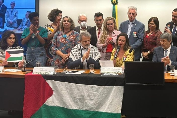Num acto na Câmara dos Deputados, afirmou-se a necessidade de um cessar-fogo em Gaza e apelou-se a uma atitude mais firme do Brasil em relação a Israel