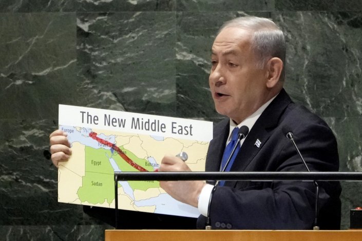 Netanyahu aponta para um mapa do «Novo Médio Oriente», na Assembleia Geral das Nações Unidas