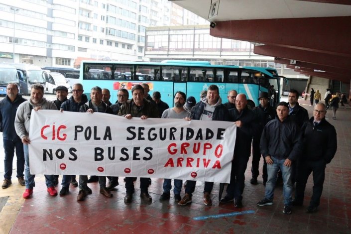 Concentração de motoristas do Grupo Arriva na estação de autocarros da Corunha, a 15 de Fevereiro de 2024