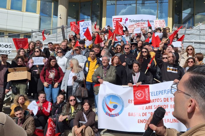 Os trabalhadores da Teleperformance em Portugal estiveram hoje em greve e realizaram uma concentração em frente ao edifício da empresa, em Lisboa. A Teleperformance é uma multinacional, que em Portugal presta serviço a marcas como Facebook/Meta, Google, Microsoft, Netflix, e emprega em Portugal cerca de 14 mil trabalhadores das mais diversas nacionalidades, sendo que uma grande parte tem como vencimento base o Salário Mínimo Nacional sem qualquer progressão salarial. 26 de Fevereiro de 2024