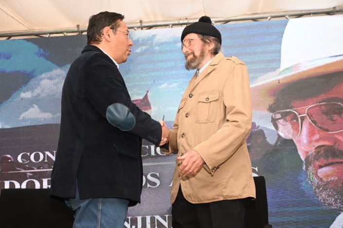 Jorge Sanjinés e Luis Arce na cerimónia de homenagem ao consagrado cineasta boliviano