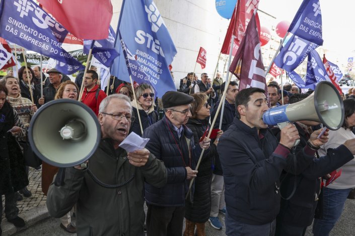 Greve e concentração de trabalhadores do Grupo Caixa Geral Depósitos CGD. A greve, realizada no dia 1 de Março de 2024, contou com uma adesão de mais de 80%.
