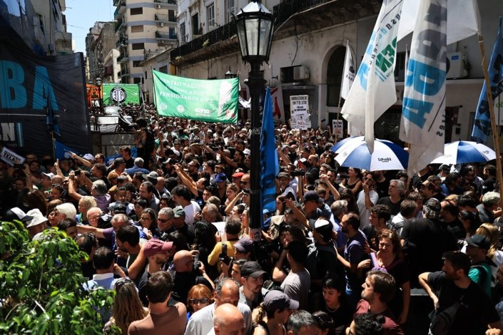 Mobilização de apoio aos trabalhadores da Télam e em defesa dos serviços públicos, em Buenos Aires, a 4 de Março de 2024