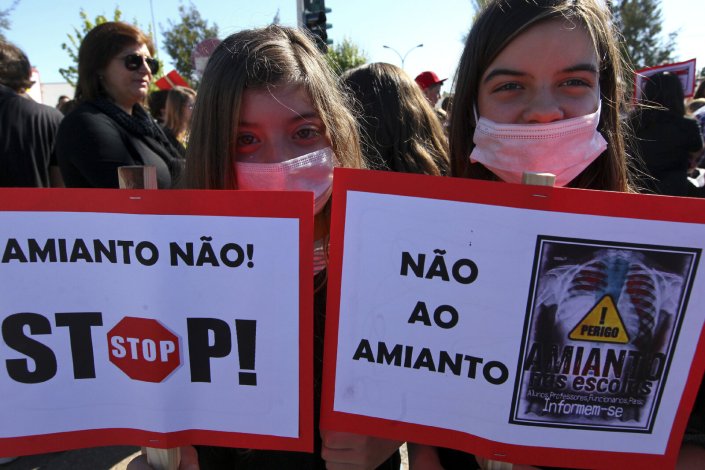 São várias as situações em que ocorreram manifestações contra a exposição ao amianto. As escolas são um exemplo
