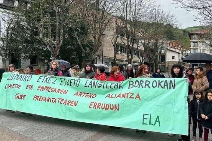 As trabalhadoras do serviço de apoio domiciliário de Zumaia mobilizam-se por um acordo que consagre melhores condições