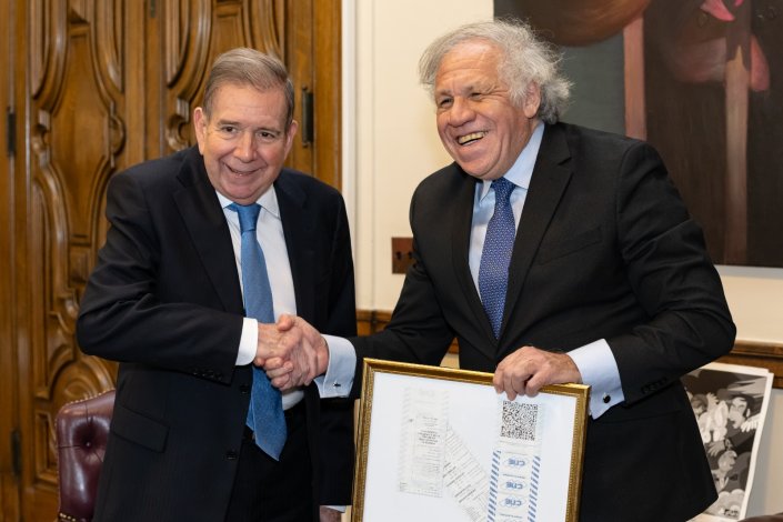 O candidato derrotado da extrema-direita venezuelana (esq.) e Almagro (dir.)