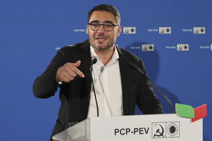 João Oliveira intervém na sede do PCP, depois de ter sido eleito deputado ao Parlamento Europeu. Lisboa, 9 de Junho de 2024 