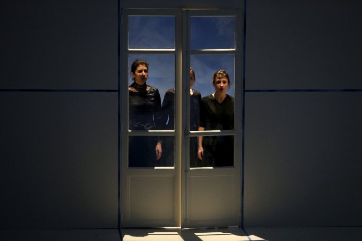 Ensaio da peça de teatro Ilusão, um espectáculo feito com e para 59 actores não profissionais, a partir dos primeiros esboços dramáticos de Federico Garcia Lorca, com tradução e encenação de Luís Miguel Cintra. 18 de Fevereiro de 2014