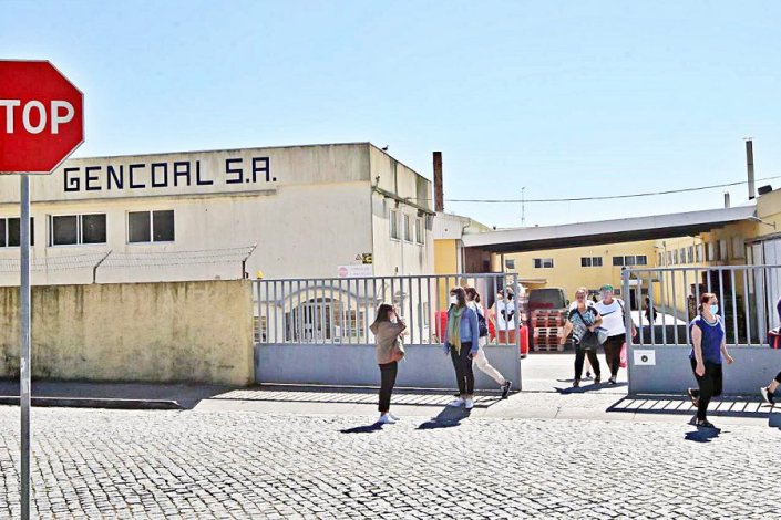 A GENCOAL (empresa de conservas de Caxinas, Vila do Conde, comprada pela italiana Generale Conserve em 2009) despediu 97 trabalhadoras em Abril de 2024. Menos de 1 ano depois, já está aberto um processo de recrutamento para a contratação de 50 novos trabalhadores. 