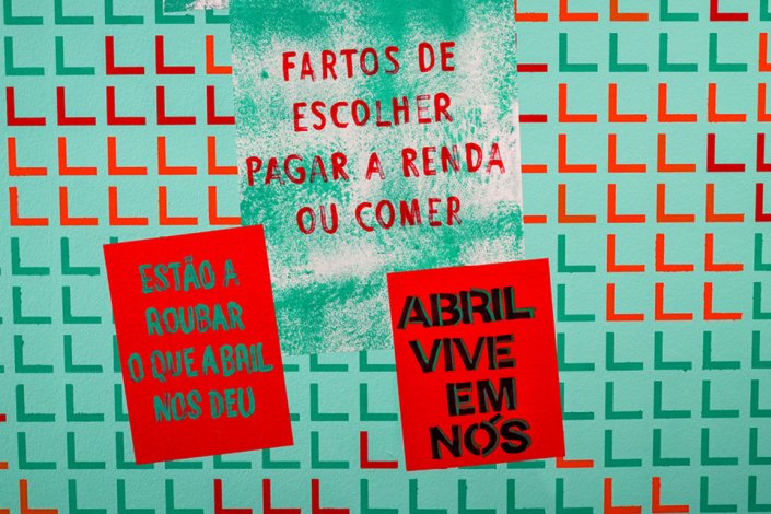 Pormenor de um mural apresentado na exposição 25 de Abril SEMPRE!, no Museu do Aljube - Resistência e Liberdade, em Lisboa, de Abril de 2024 a Janeiro de 2025