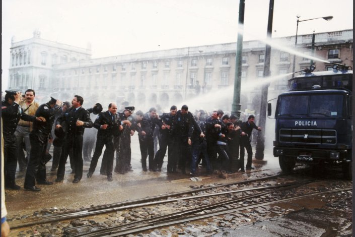A 21 de abril de 1989, os canhões de água da PSP foram usados pela primeira e última vez contra agentes da PSP em protesto, pela liberdade sindical e pela melhoria das suas condições laborais. A manifestação ficou conhecida por Secos e Molhados.