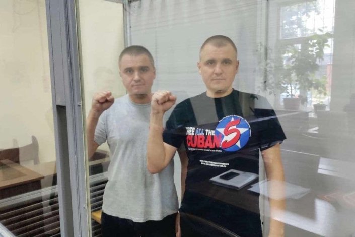 Os irmãos Kononovich, da ilegalizada União da Juventude Comunista Leninista da Ucrânia, estão detidos, sem acusação, desde 2 de Março de 2022 