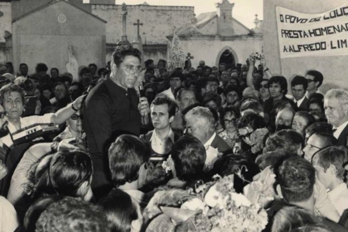 Transladação do corpo de Alfredo Lima para a sua vila natal de Alpiarça. O militante do PCP de 19 anos foi assassinado pelo fascismo a 4 de Junho de 1950