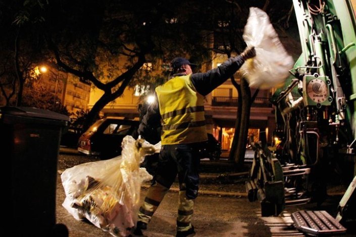 Com a privatização dos serviços de água e lixo os trabalhadores têm postos em causa os seus postos de trabalho