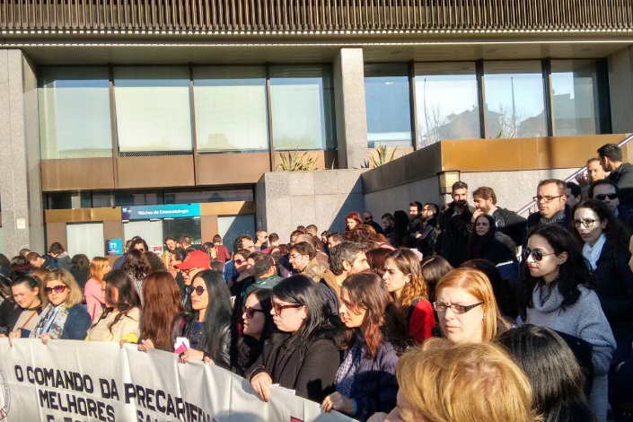 Trabalhadores da Manpower no Porto, concentrados à porta do Edifício de Tenente Valadim da PT/MEO
