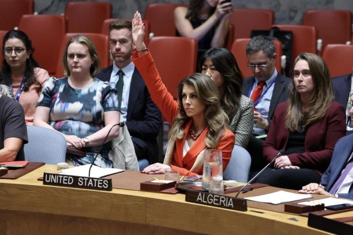 Morgan Ortagus, enviada especial dos Estados Unidos da América para o Médio Oriente, veta resolução do Conselho de Segurança da ONU que exigia cessar-fogo e libertação dos reféns em Gaza. 18 de Setembro de 2025