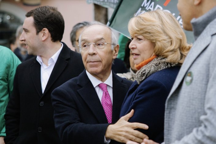Marques Mendes, antigo líder do PSD e candidato à presidência da República, participa numa acção de campanha&nbsp;ao lado de Maria das Dores Meira, presidente da Câmara Municipal de Setúbal com o apoio do PSD/CDS-PP.
