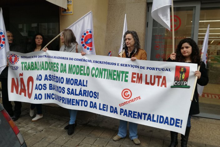 Acção de denúncia do CESP no Continente Bom Dia da Prelada, no Porto