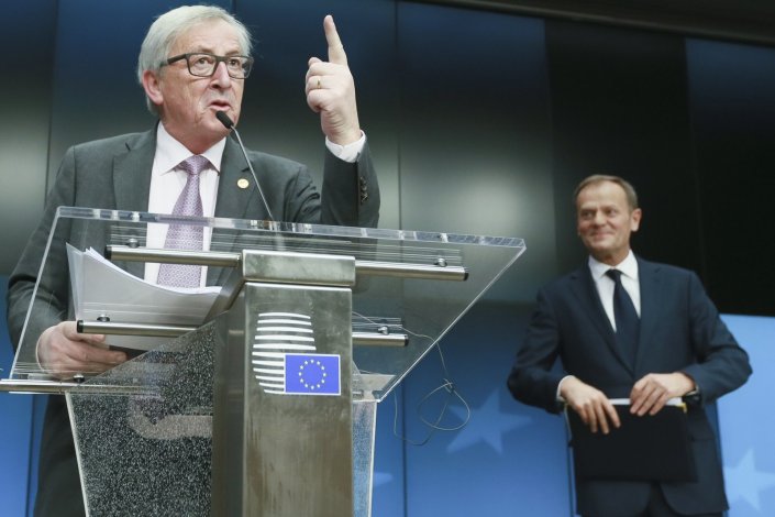 Jean-Claude Juncker, presidente da Comissão Europeia, e Donald Tusk, reeleito presidente do Conselho Europeu